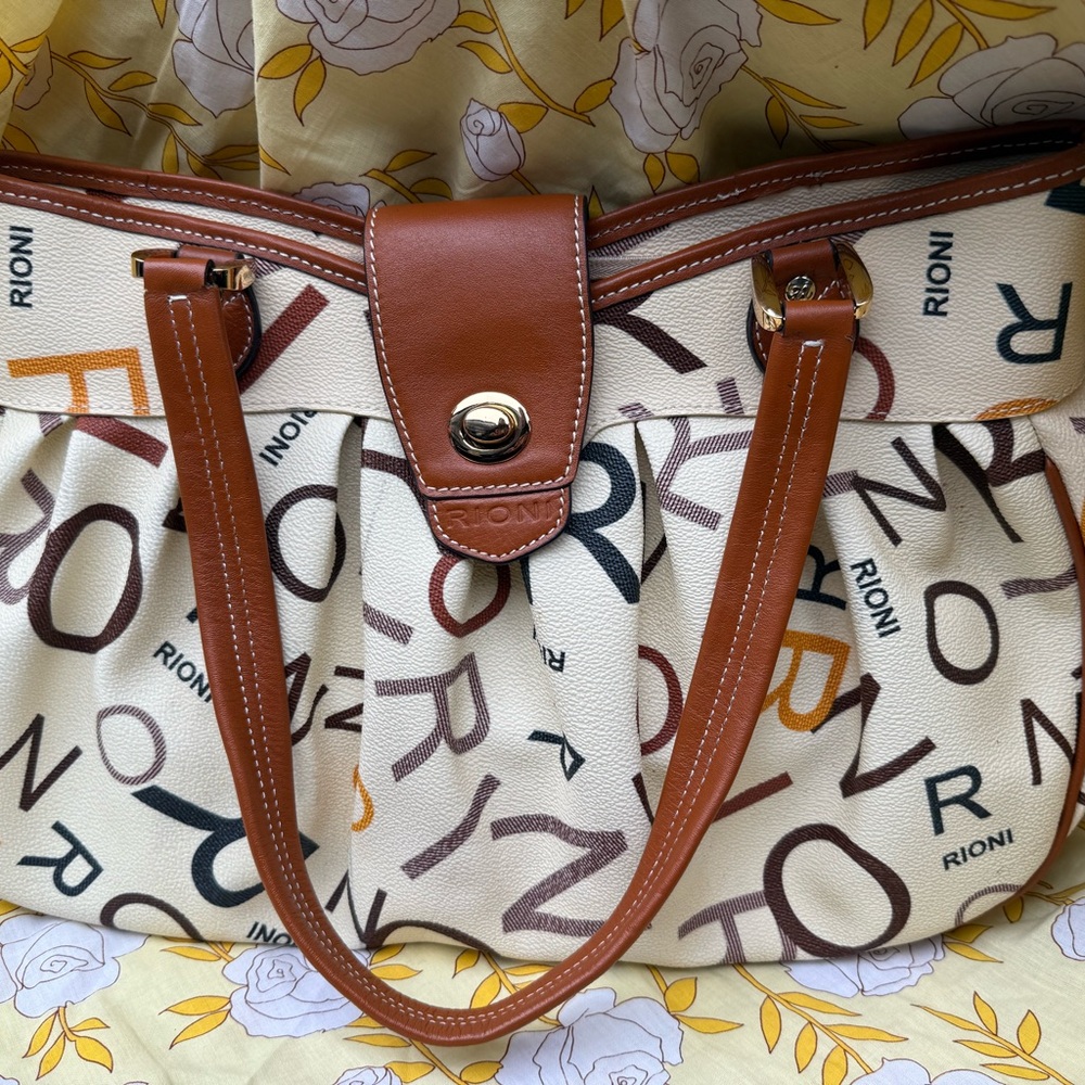 Rioni Cream and Brown Shoulder Bag with Elegant Design